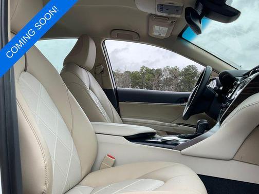 2018 Toyota Camry Hybrid XLE