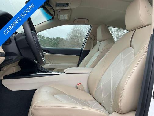 2018 Toyota Camry Hybrid XLE