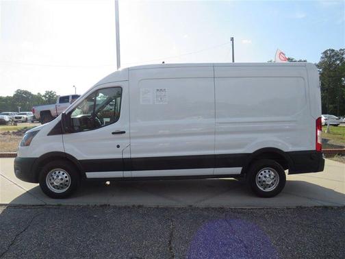 Photo 2 of 30 of 2020 Ford Transit-250 Base