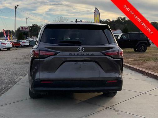 2022 Toyota Sienna XLE