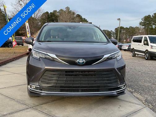 2022 Toyota Sienna XLE