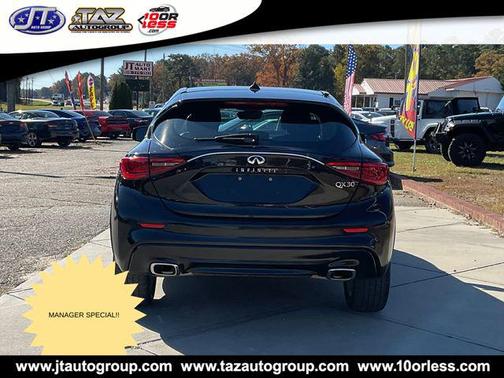 2017 INFINITI QX30 Base