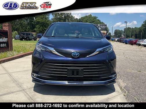 2022 Toyota Sienna XLE 8 Passenger