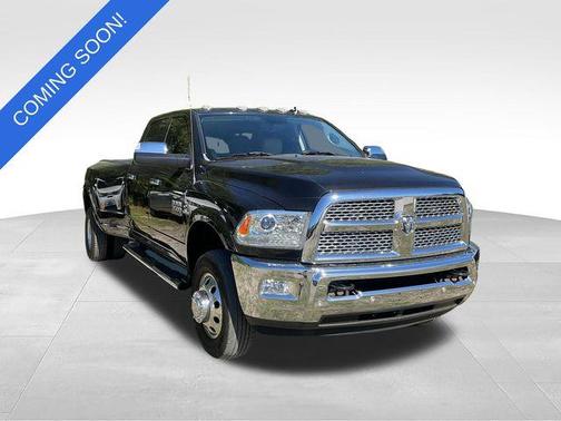 Brilliant Black Crystal Pearlcoat 2018 RAM 3500 Laramie Crew Cab 4x4 8' Box