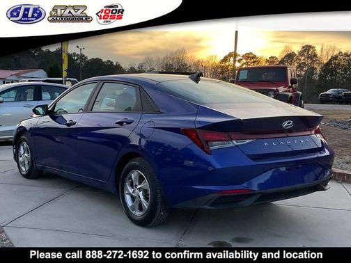 2022 Hyundai ELANTRA SE