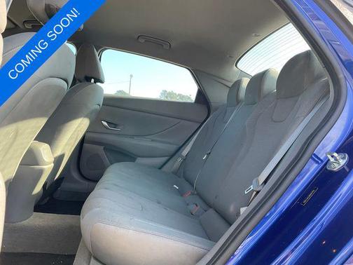 2022 Hyundai ELANTRA SE