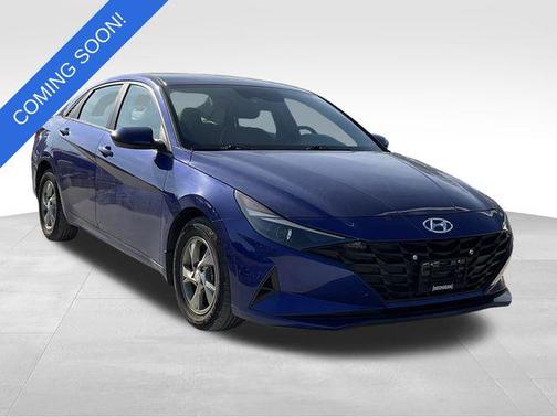 2022 Hyundai ELANTRA SE