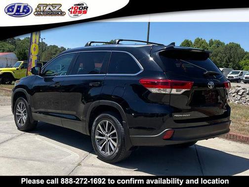 Midnight Black Metallic 2019 Toyota Highlander XLE