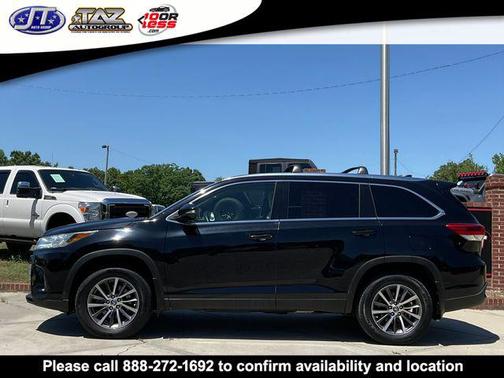 Midnight Black Metallic 2019 Toyota Highlander XLE