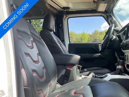 Bright White Clearcoat 2022 Jeep Wrangler Unlimited Sahara