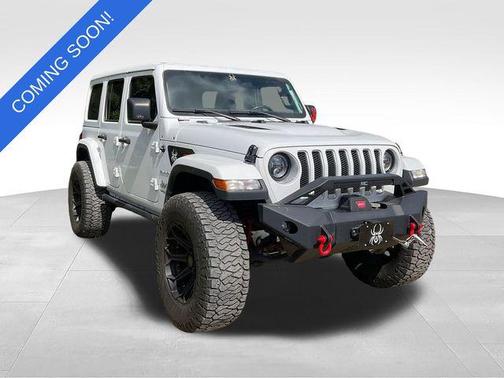 Bright White Clearcoat 2022 Jeep Wrangler Unlimited Sahara