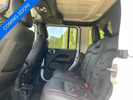 Bright White Clearcoat 2022 Jeep Wrangler Unlimited Sahara