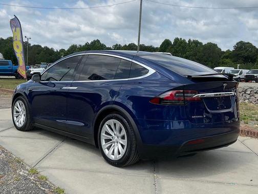 Deep Blue Metallic 2017 Tesla Model X 90D