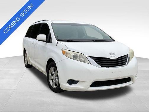 2011 Toyota Sienna LE