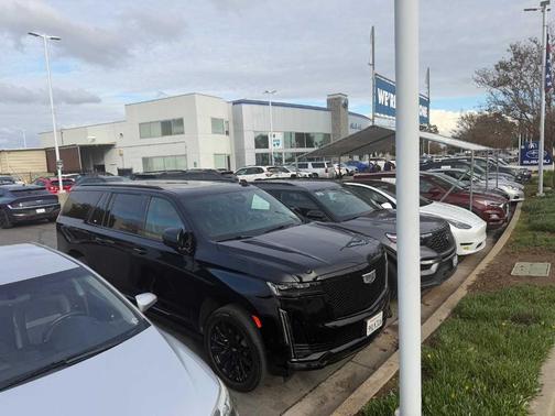 2023 Cadillac Escalade ESV Sport Platinum