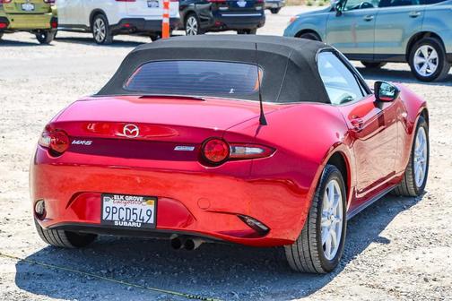 2016 Mazda MX-5 Miata Sport