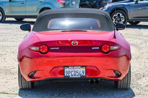 2016 Mazda MX-5 Miata Sport