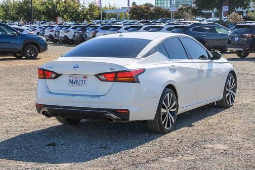 2022 Nissan Altima 2.5 SR