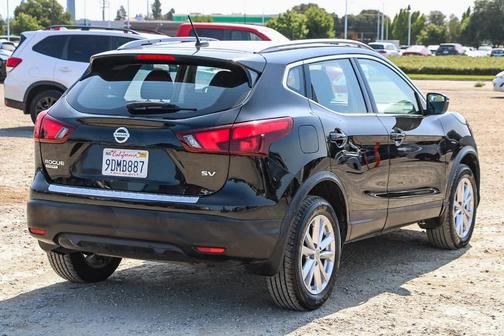 2018 Nissan Rogue Sport SV