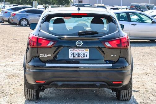 2018 Nissan Rogue Sport SV