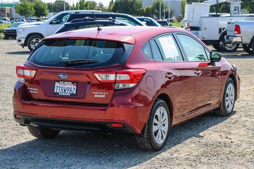 2017 Subaru Impreza 2.0i