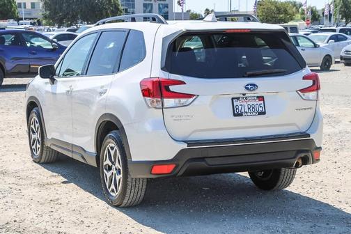 2022 Subaru Forester Premium