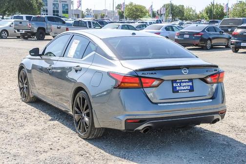 2022 Nissan Altima 2.5 SR