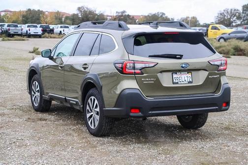 2025 Subaru Outback Premium