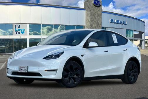 2025 Tesla Model Y Long Range