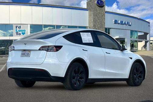 2025 Tesla Model Y Long Range