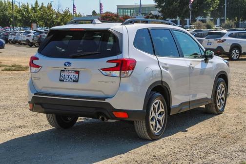 2022 Subaru Forester Premium