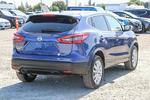 2022 Nissan Rogue Sport S