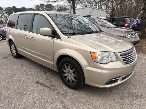 2016 Chrysler Town & Country Touring