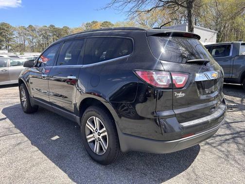 Mosaic Black Metallic 2016 Chevrolet Traverse 1LT