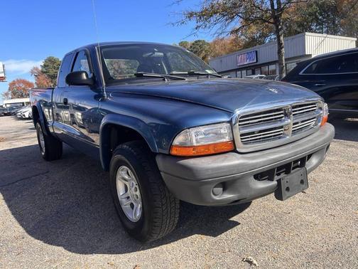 2004 Dodge Dakota Base