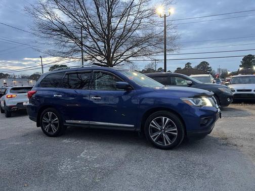 2017 Nissan Pathfinder Platinum