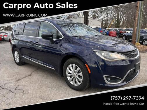 2017 Chrysler Pacifica Touring-L