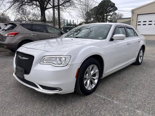 2015 Chrysler 300 Limited