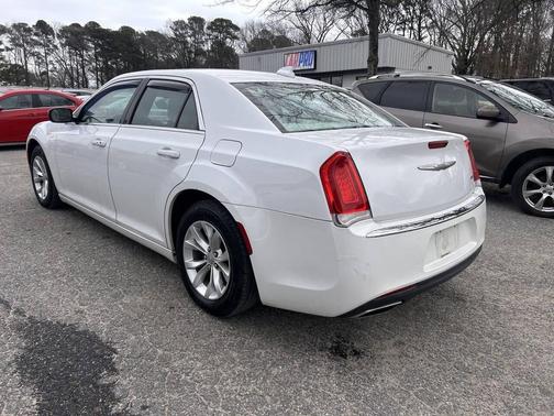 2015 Chrysler 300 Limited