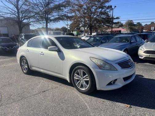 2011 INFINITI G37x Base