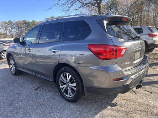 2019 Nissan Pathfinder S