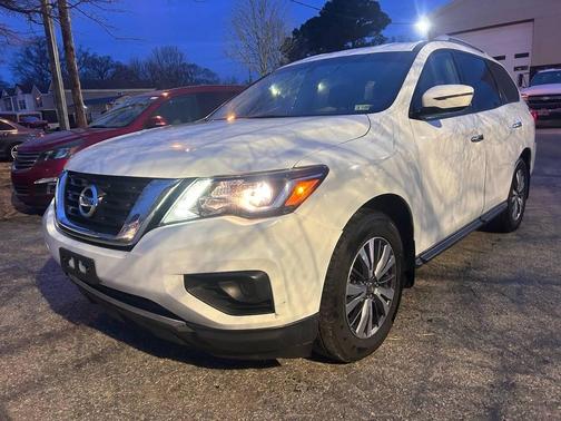 2019 Nissan Pathfinder S
