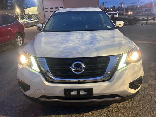 2019 Nissan Pathfinder S