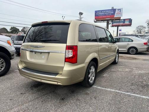 2012 Chrysler Town & Country Touring-L