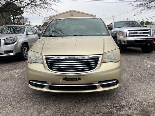 2012 Chrysler Town & Country Touring-L