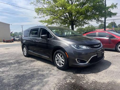 2020 Chrysler Pacifica Touring L