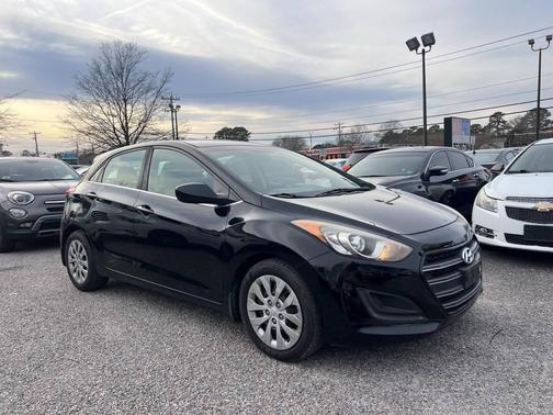 2017 Hyundai Elantra GT Base