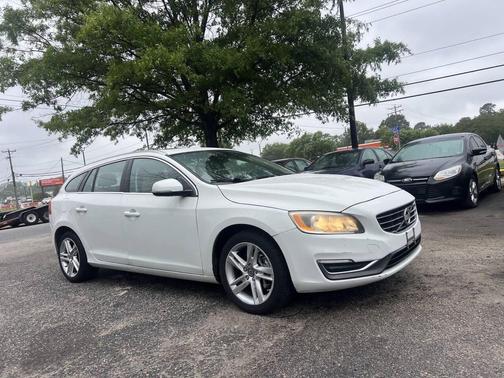 White 2015 Volvo V60 T5 Premier