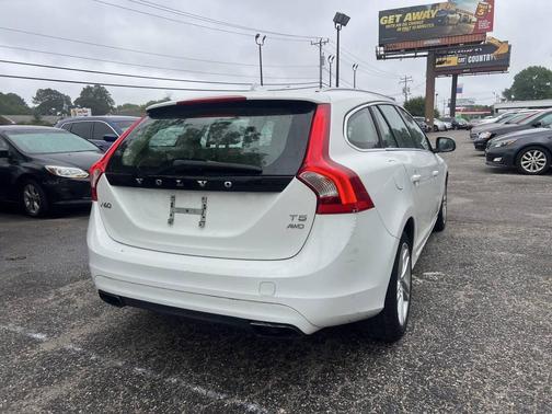 White 2015 Volvo V60 T5 Premier