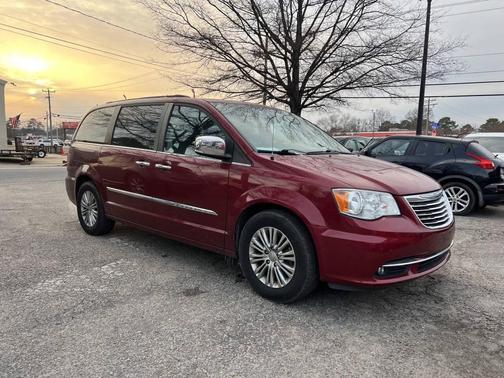 2015 Chrysler Town & Country Touring-L